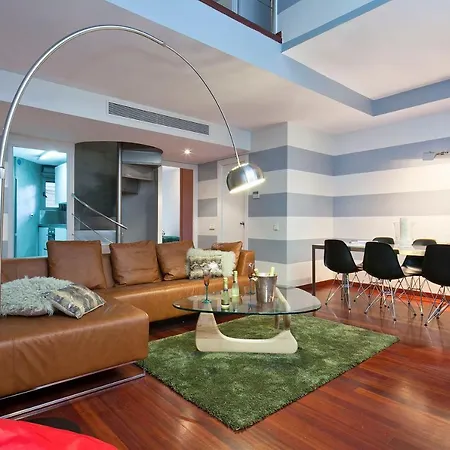 Mid-term In With Swimming Pool Apartment Barcelona