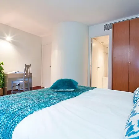 Apartment Mid-term In With Swimming Pool Barcelona
